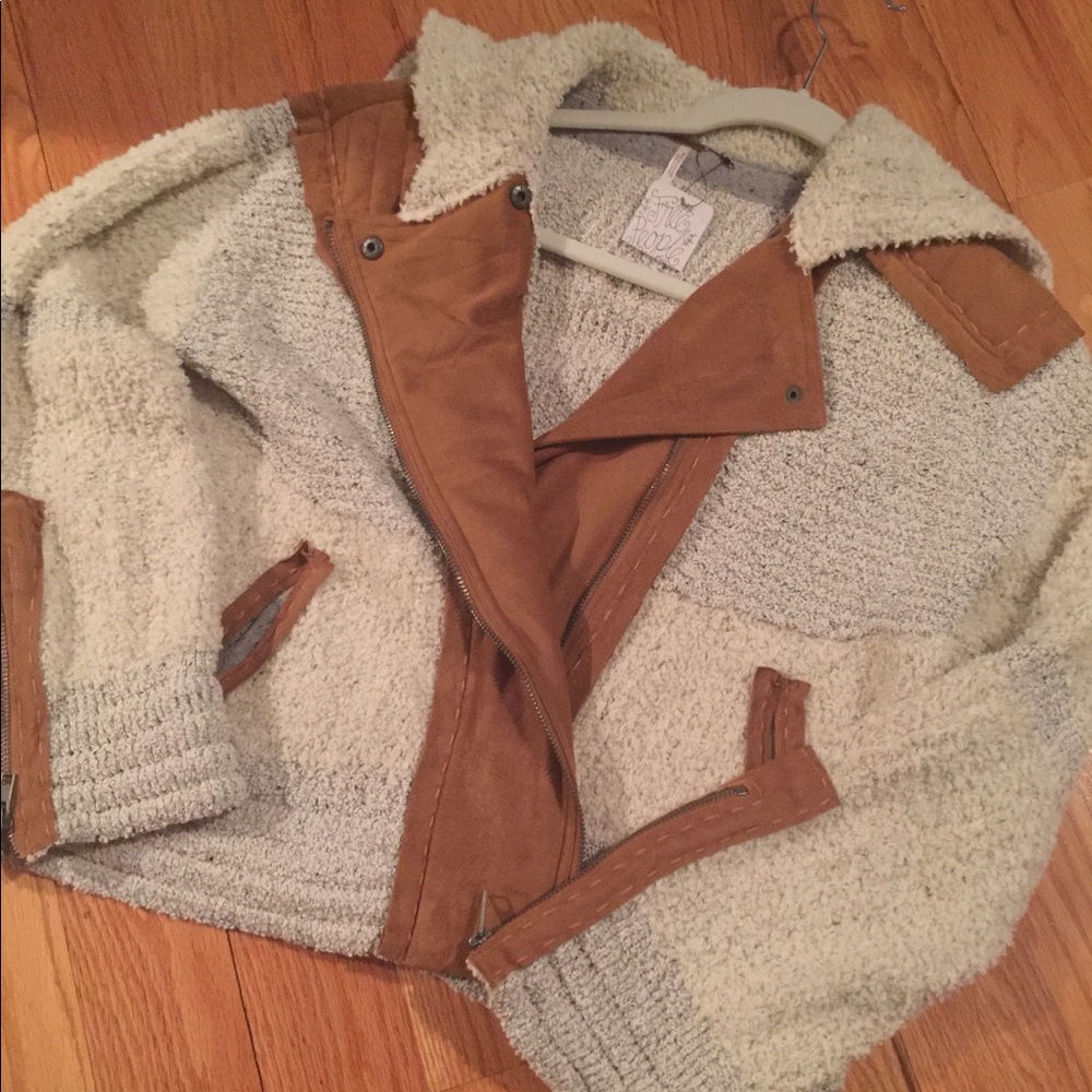 Free People Light Weight Fuzzy Jacket RARE